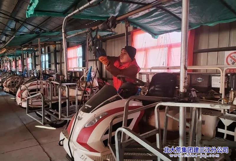2025年青龙山农机检修春耕 (3).jpg