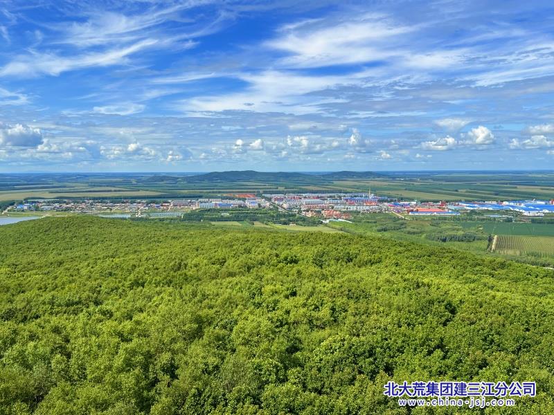 白云深处有人家 青山脚下是良田.jpg