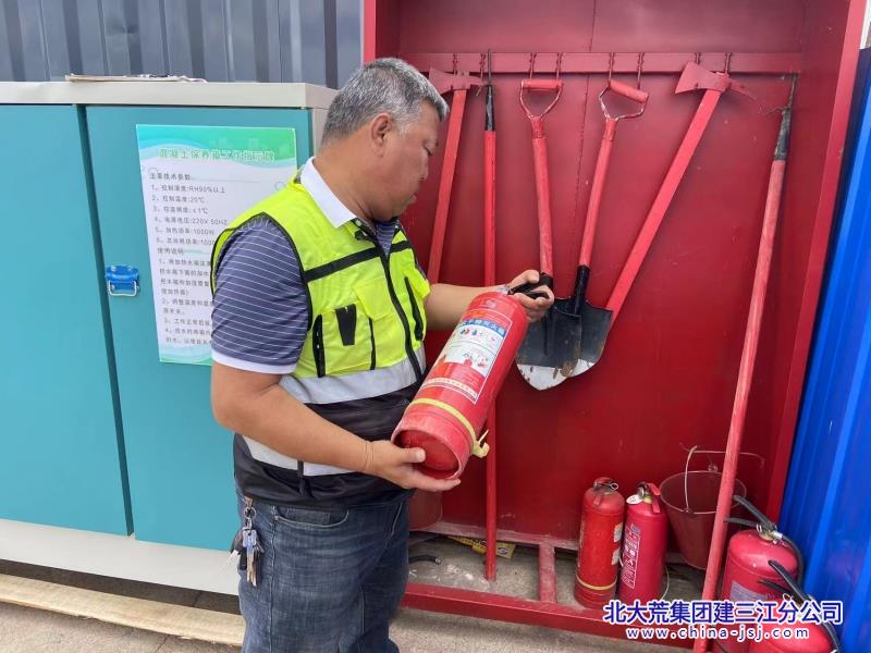 c8bf18bac0f500ffa2cb0bd79f546b88_副本.jpg