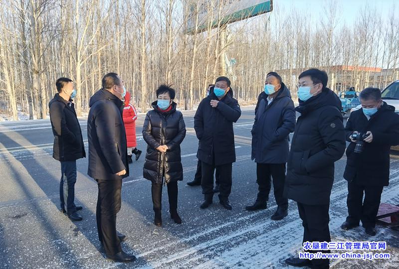 佳木斯市委副书记张晓燕到建三江检查督导新冠肺炎