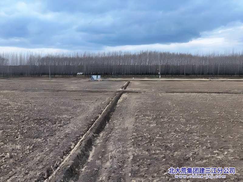 秋筑埂(1).jpg 秋筑埂(1).jpg