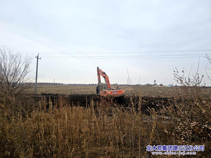 洪河农场格田标准化改造提速 赋能农业高质量发展.jpg 洪河农场格田标准化改造提速 赋能农业高质量发展.jpg