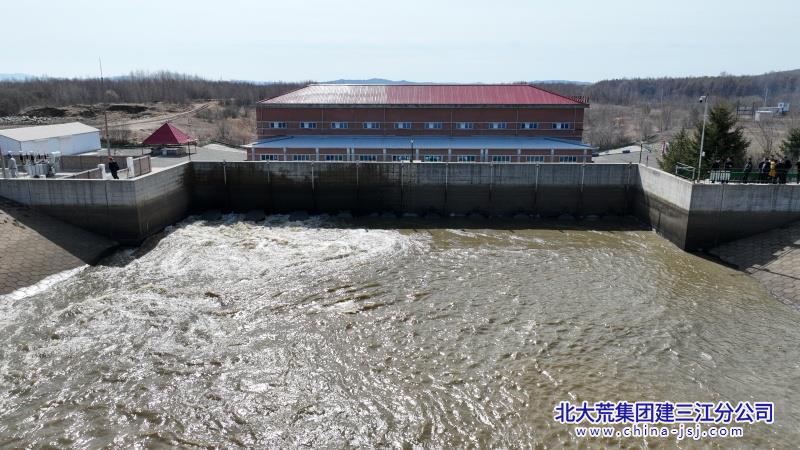 【基层动态】八五九农场一江春水润良田 开闸送“暖”绘新篇1_副本.jpg 【基层动态】八五九农场一江春水润良田 开闸送“暖”绘新篇1_副本.jpg