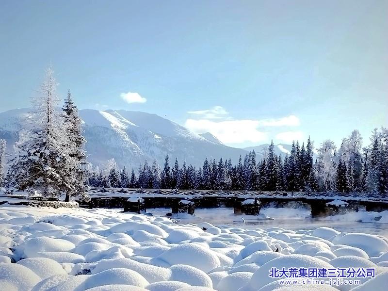 雪覆林溪 峰衔晴日.jpg