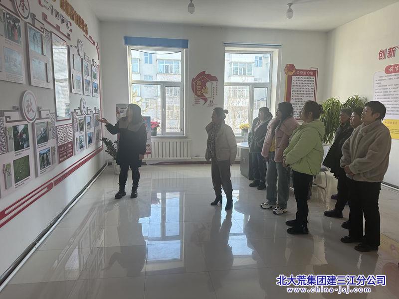 大兴农场有限公司坚持不懈推进廉洁建设,通过参观廉政教育阵地,观看