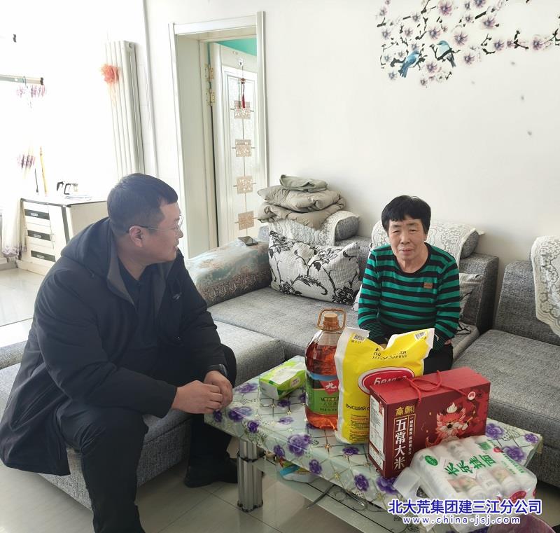 13.十三区-谢雪晴-母亲节慰问.jpg