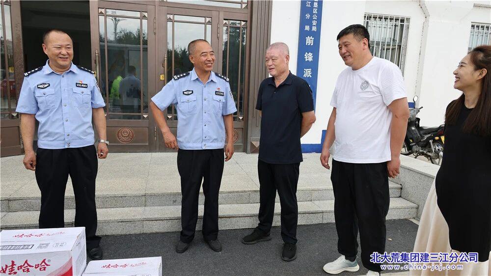 1.慰问现场 摄影作者:黄丹丹.jpg 1.慰问现场 摄影作者:黄丹丹.jpg