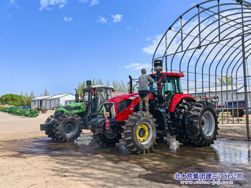 春耕清洗农机入户 (1).jpg 春耕清洗农机入户 (1).jpg