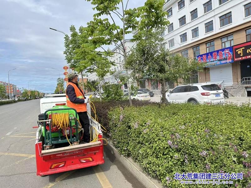 喷施驱虫药1.jpg