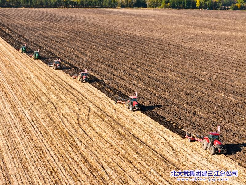 翻地.JPG