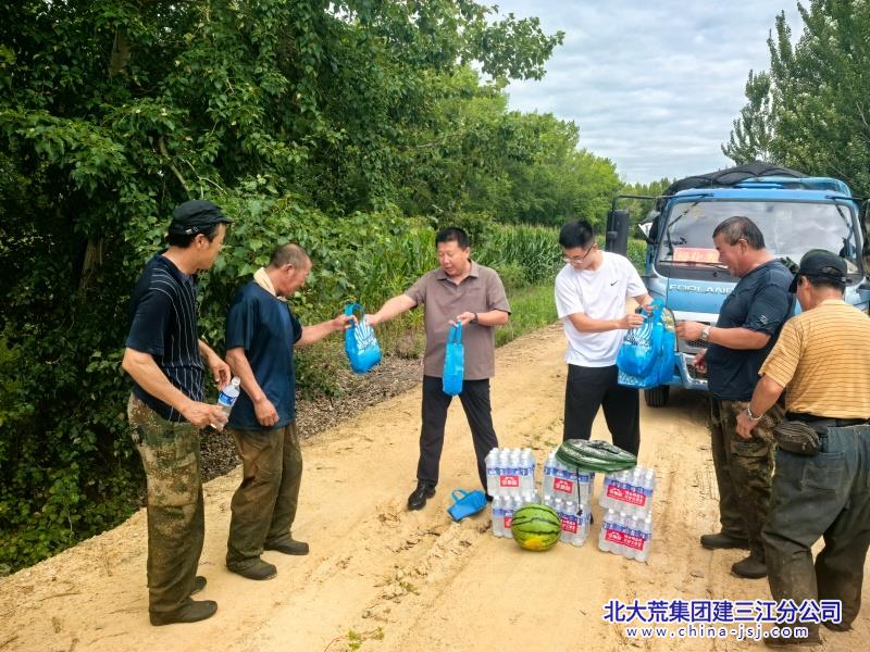 刘鑫.jpg 刘鑫.jpg